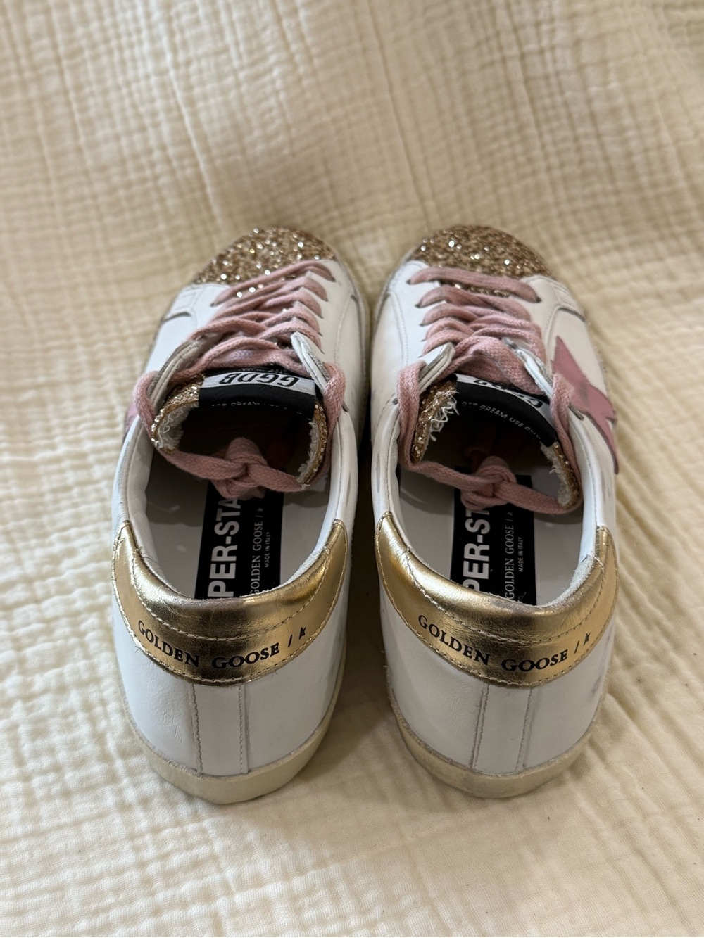 - NEW Golden Goose Super Star Sneaker in White, Ancient Pink, & Gold BT - Picture 4 of 7